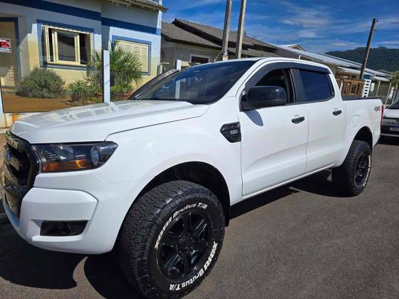 FORD RANGER 2.2 XLS 4X4 CD 16V DIESEL 4P AUTOMÁTICO FORD RANGER 2.2 XLS 4X4 CD 16V DIESEL 4P AUTOMÁTICO
